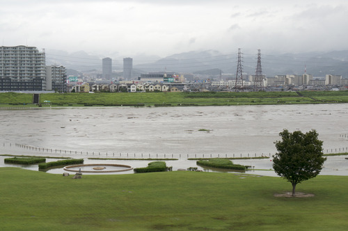 台風11号・淀川-5